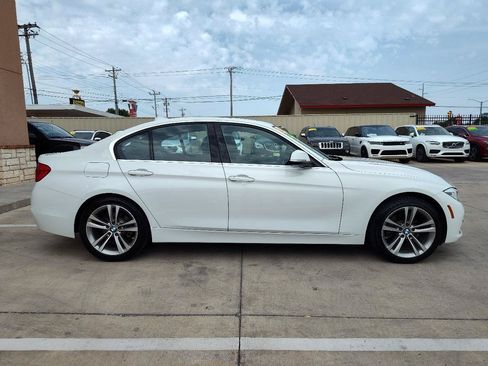 Used 2018 BMW 330i Sedan w/ Convenience Package RWD image 3