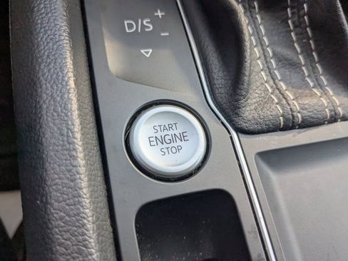 Used 2023 Volkswagen Atlas SE w/ Black Wheel Package image 29