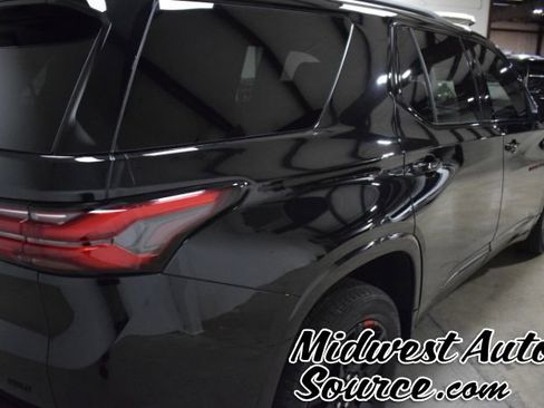 Used 2023 Chevrolet Traverse Premier w/ Redline Edition image 33