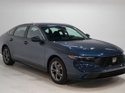 Used 2023 Honda Accord EX image 1