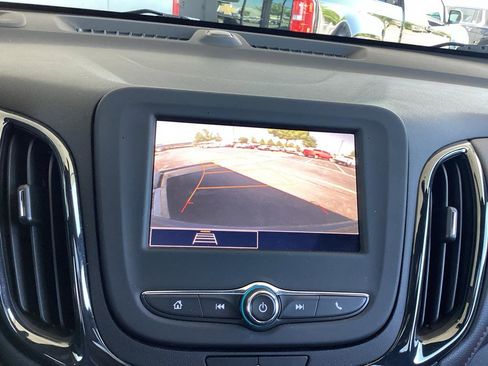 Used 2022 Chevrolet Equinox RS w/ LPO, Floor Liner Package FWD image 16