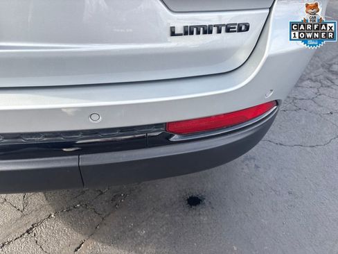 Certified 2023 Jeep Grand Cherokee Limited w/ Black Appearance Package image 36