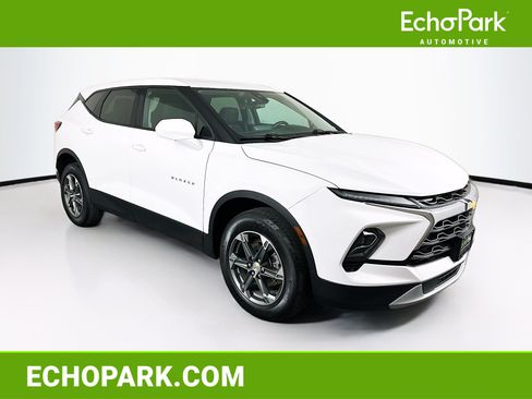 Used 2023 Chevrolet Blazer LT FWD image 1