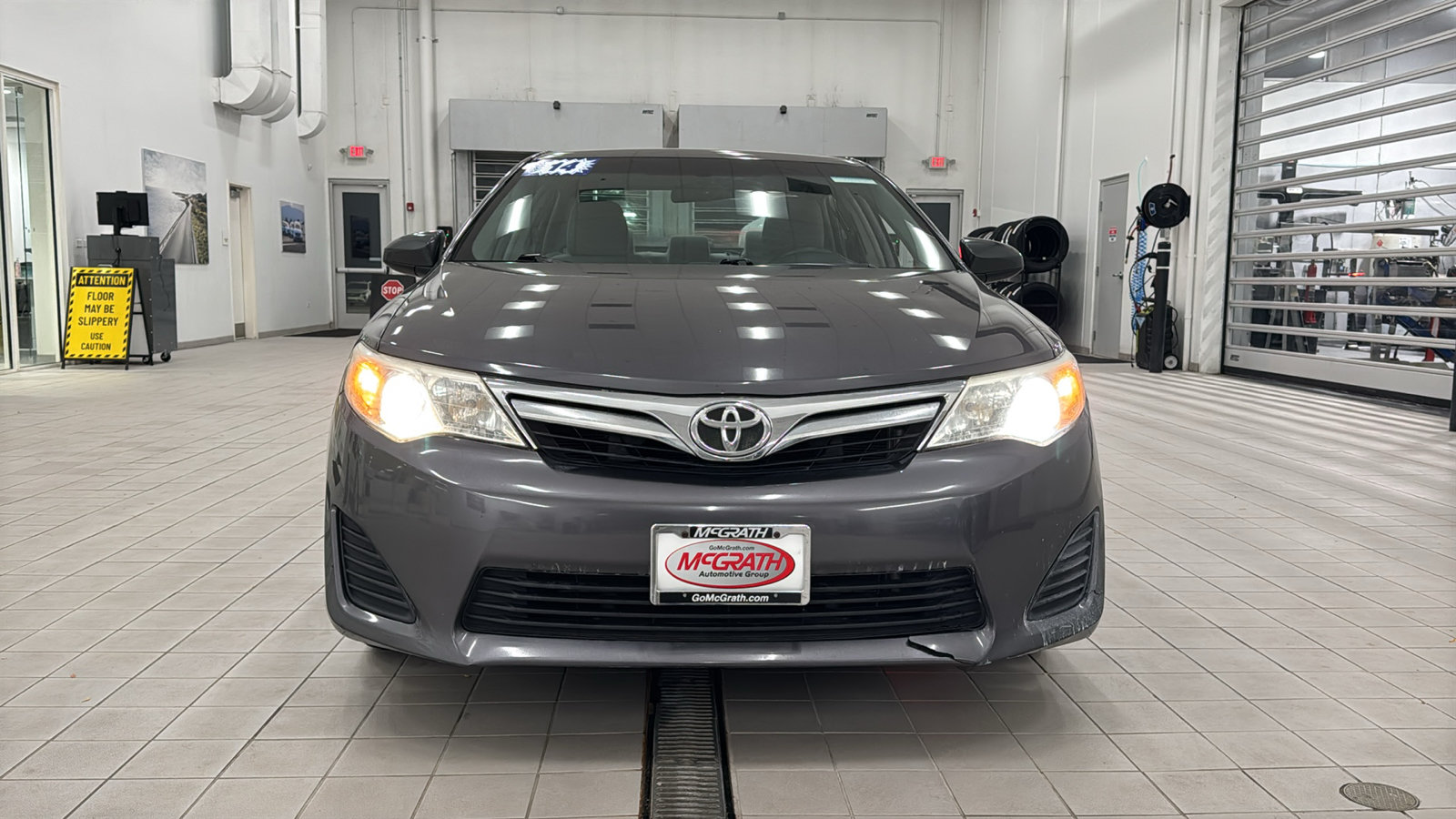 Used 2014 Toyota Camry LE FWD image 10