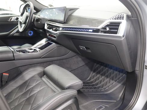 Used 2024 BMW X6 M60i AWD/4WD image 36
