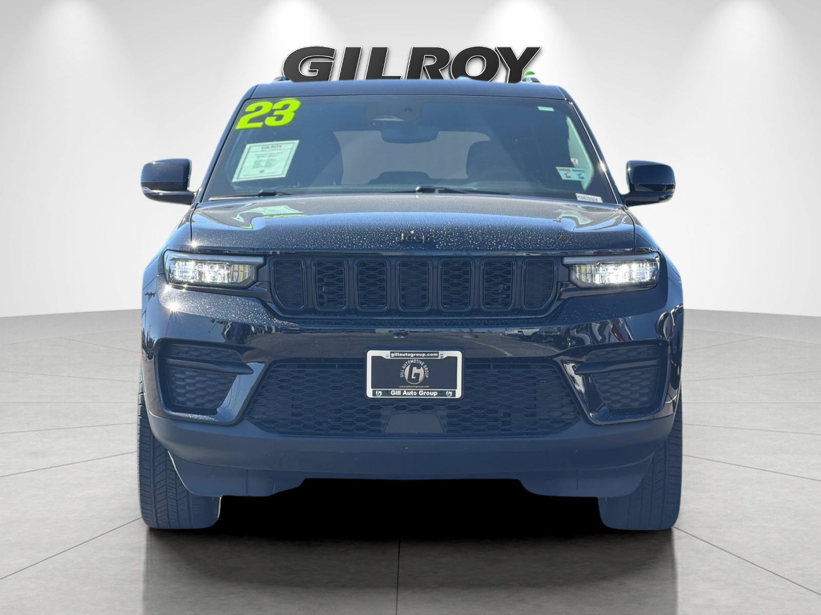 Used 2023 Jeep Grand Cherokee Altitude RWD image 9