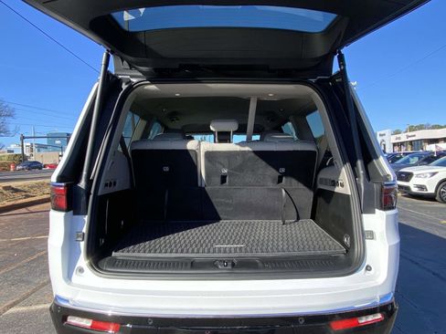 Certified 2024 Jeep Wagoneer 4DR 4WD w/ Convenience Group I image 7