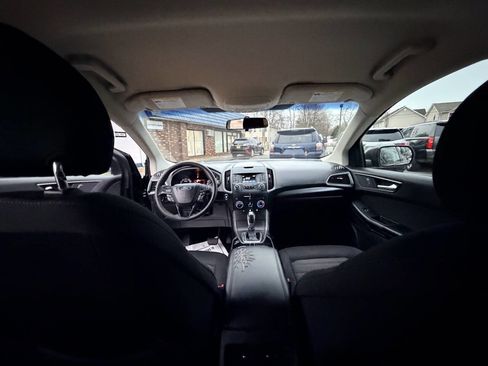 Used 2018 Ford Edge SE image 20