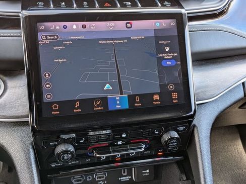 Certified 2022 Jeep Grand Cherokee L Limited AWD/4WD image 28