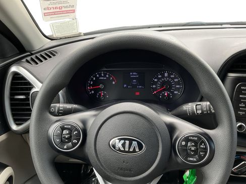 Used 2020 Kia Soul S FWD image 12