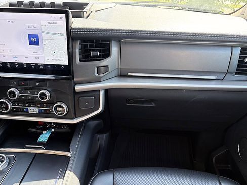 Used 2024 Ford Expedition XLT AWD/4WD image 15