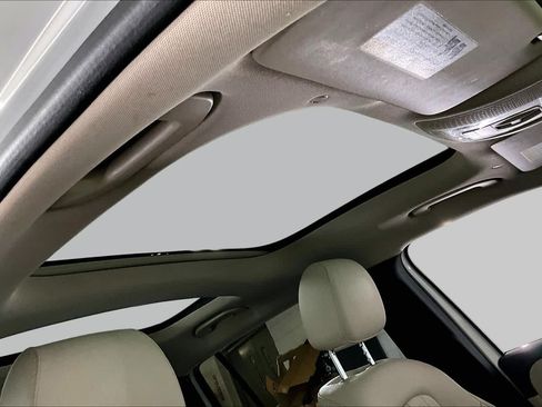 Certified 2022 Mercedes-Benz GLB 250 4MATIC image 14
