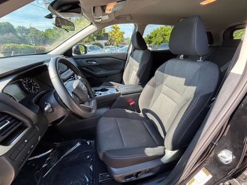 Used 2025 Nissan Rogue SV FWD image 33