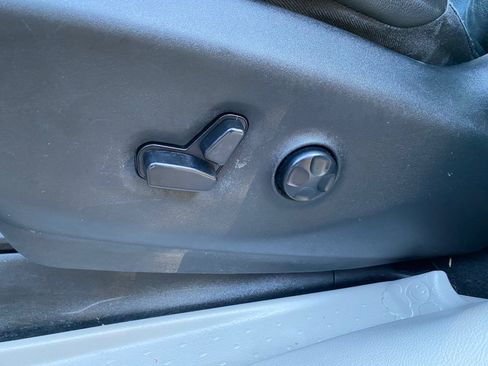 Used 2017 Chrysler Pacifica Touring-L image 22