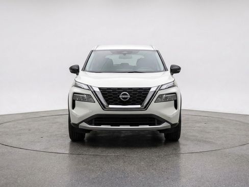 Used 2023 Nissan Rogue S image 2