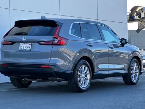 Used 2024 Honda CR-V EX image 3