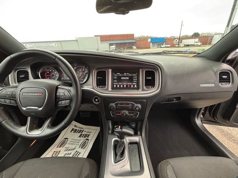 Used 2022 Dodge Charger SXT image 15