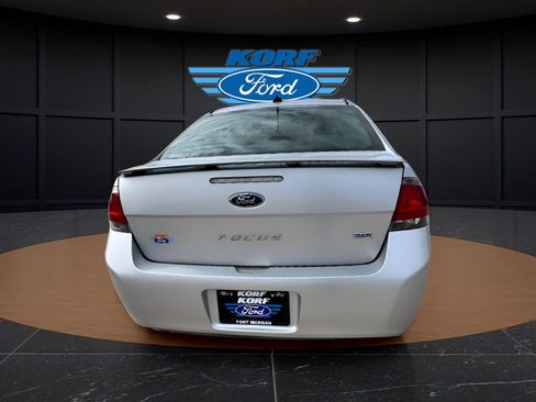 Used 2010 Ford Focus SES image 4