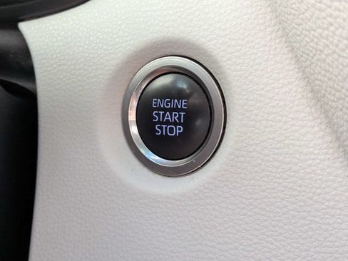 Used 2020 Toyota Corolla SE FWD image 28