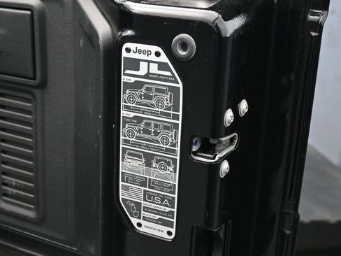 Used 2024 Jeep Wrangler Sport S image 30