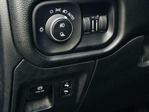 Used 2025 RAM 1500 Laramie AWD/4WD image 14