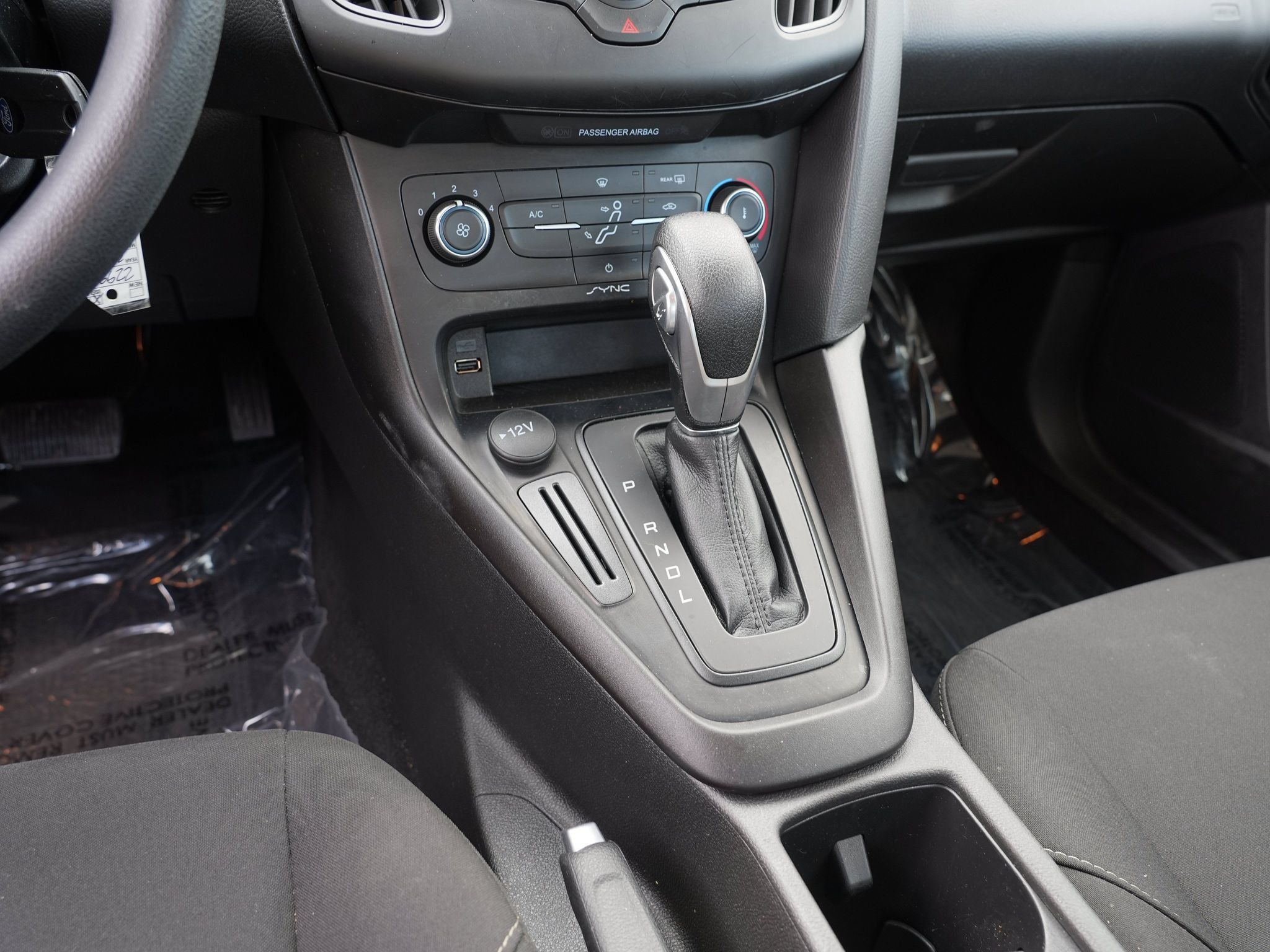 Used 2018 Ford Focus SE FWD image 25