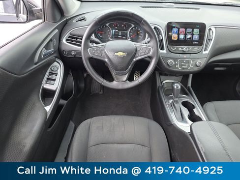 Used 2016 Chevrolet Malibu LT image 24
