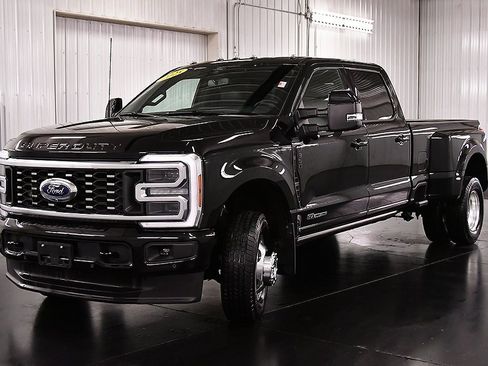 Used 2025 Ford F350 Platinum image 3