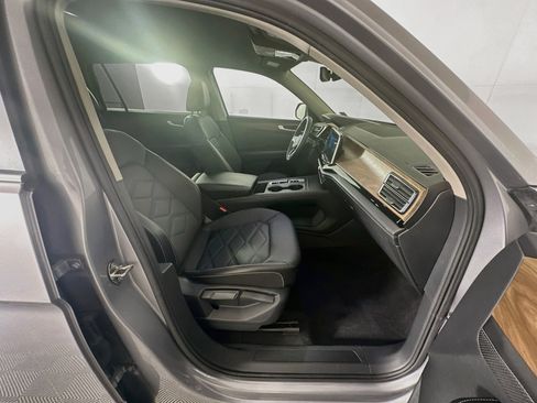Used 2024 Volkswagen Atlas SE FWD image 31