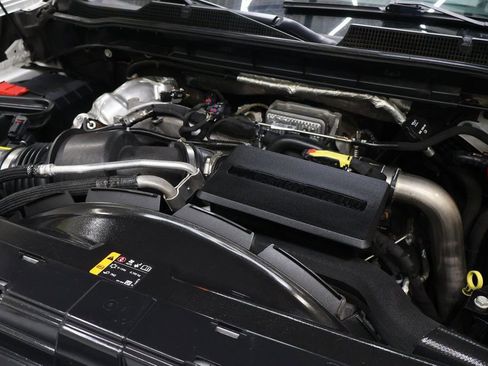 Used 2022 Chevrolet Silverado 3500 LT w/ Convenience Package image 25