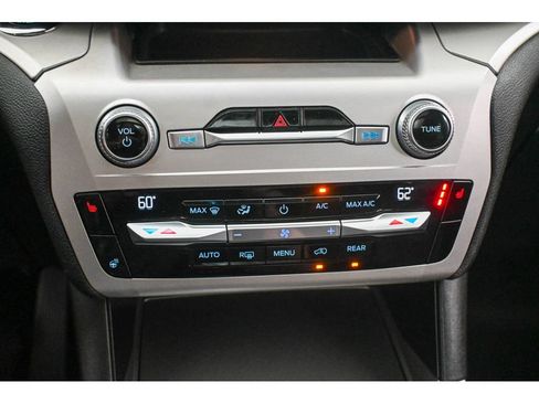 Used 2020 Ford Explorer XLT w/ Equipment Group 202A AWD/4WD image 17