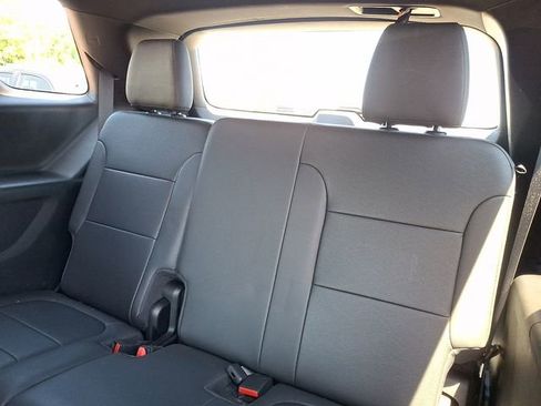 Used 2022 Chevrolet Traverse High Country FWD image 8