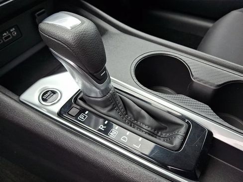 Used 2025 Nissan Altima 2.5 SV FWD image 15