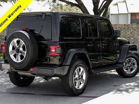 Used 2022 Jeep Wrangler Unlimited Sahara w/ Cold Weather Group image 16