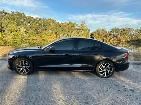 Used 2020 Volvo S60 T5 Momentum image 2