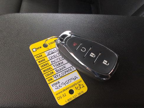 Used 2026 Chevrolet Trax ACTIV w/ Sunroof Package FWD image 27