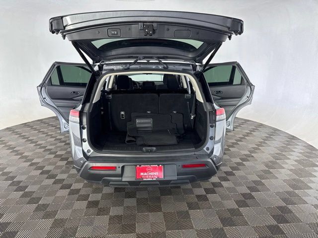 Certified 2025 Nissan Pathfinder SV AWD/4WD image 15