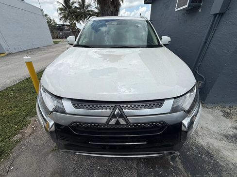 Used 2020 Mitsubishi Outlander SEL FWD image 2