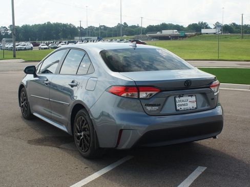 Used 2026 Toyota Corolla LE FWD image 14