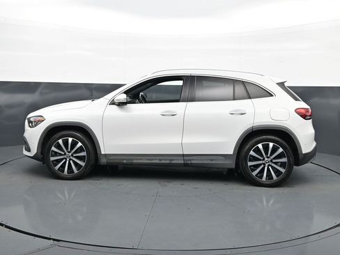 Used 2021 Mercedes-Benz GLA 250 4MATIC image 4