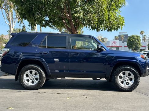 Certified 2020 Toyota 4Runner SR5 RWD image 3
