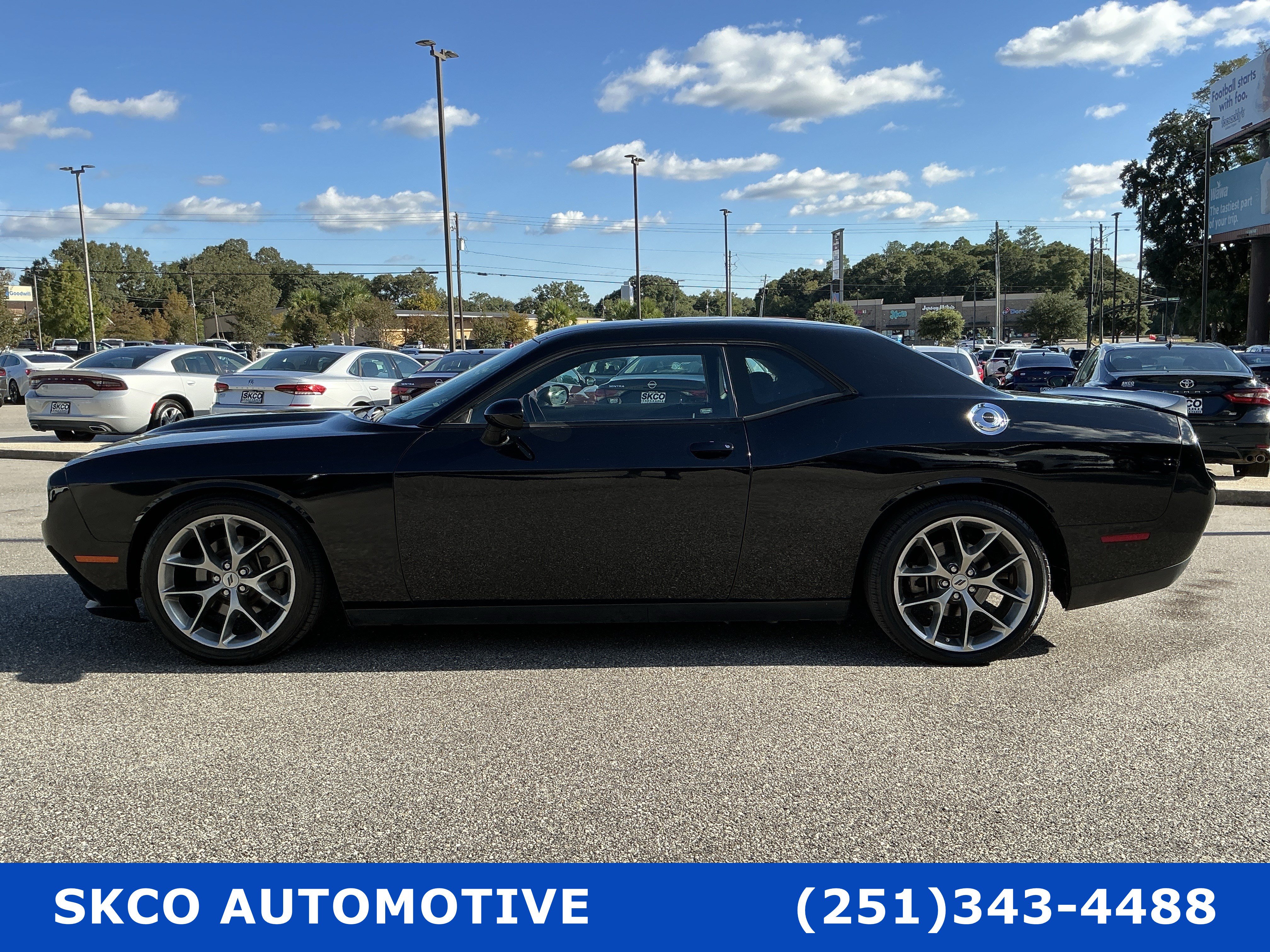 Used 2023 Dodge Challenger GT RWD image 2