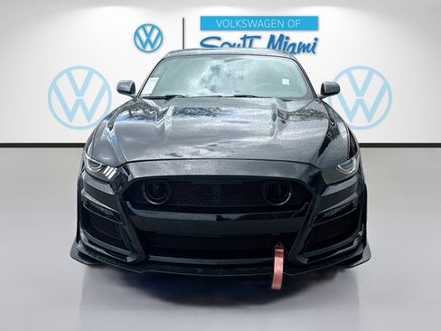 Used 2017 Ford Mustang Coupe image 2