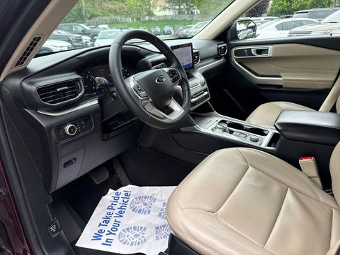 Used 2022 Ford Explorer XLT w/ Equipment Group 202A AWD/4WD image 18