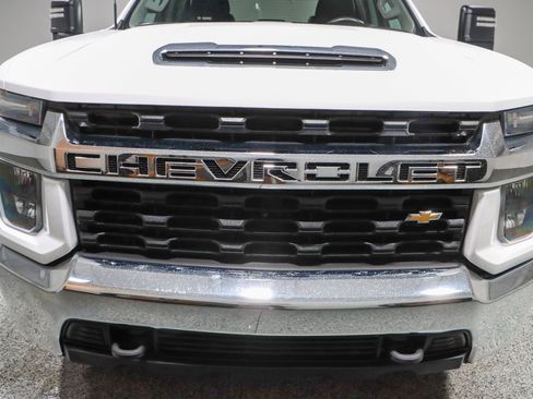 Used 2022 Chevrolet Silverado 2500 LT AWD/4WD image 4