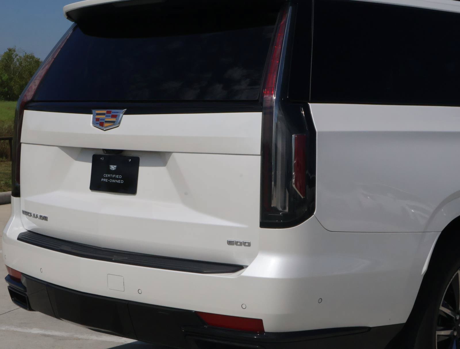 Certified 2024 Cadillac Escalade ESV Sport w/ Touring Package AWD/4WD image 11