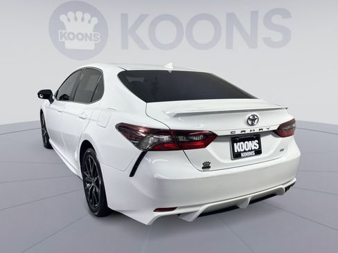 Used 2024 Toyota Camry SE w/ Convenience Package FWD image 8