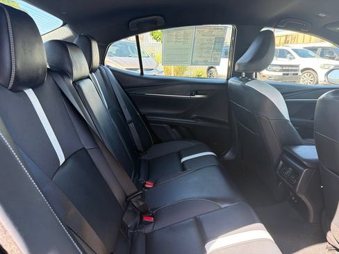 Used 2025 Toyota Camry SE FWD image 15