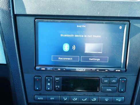 Used 2004 Ford Thunderbird image 17