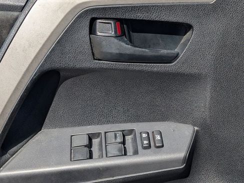 Used 2016 Toyota RAV4 LE FWD image 21